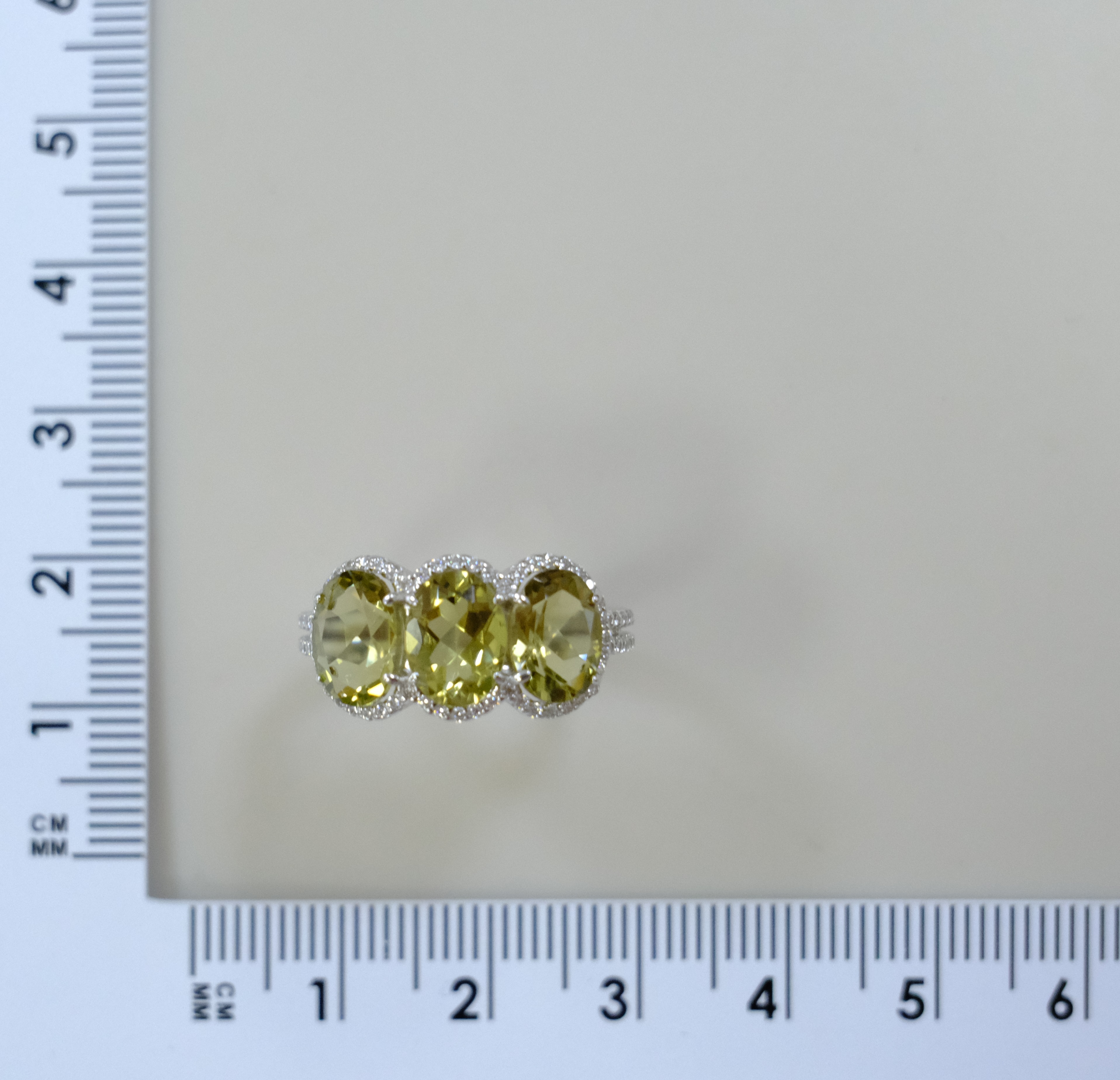 Серебряное кольцо с кварцем